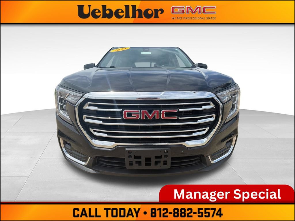 Used 2024 GMC Terrain SLT AWD/4WD image 12