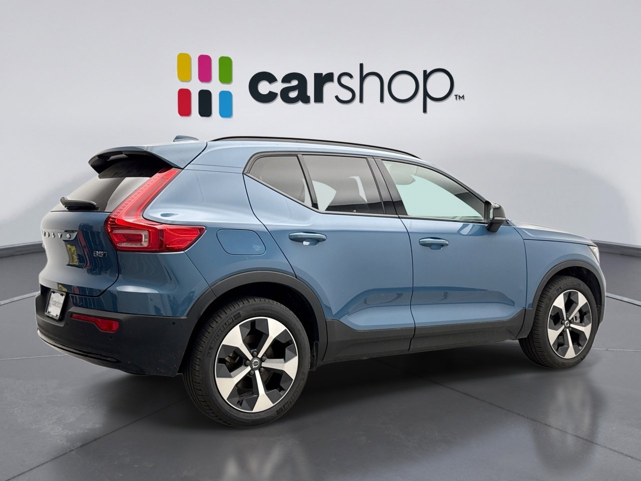 Used 2025 Volvo XC40 B5 Plus AWD/4WD image 5