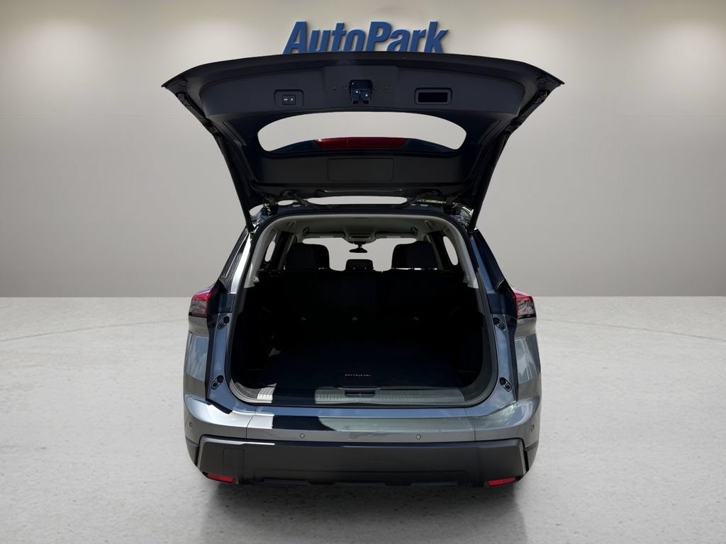 Used 2024 Nissan Rogue SV AWD/4WD image 10