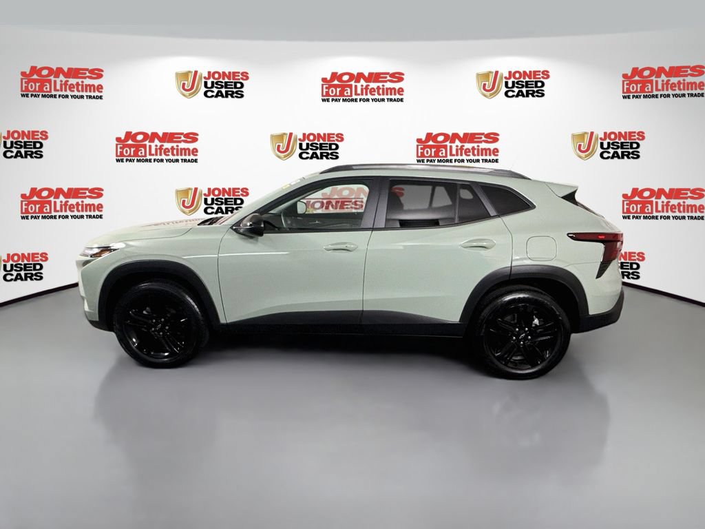 Used 2025 Chevrolet Trax ACTIV FWD image 12
