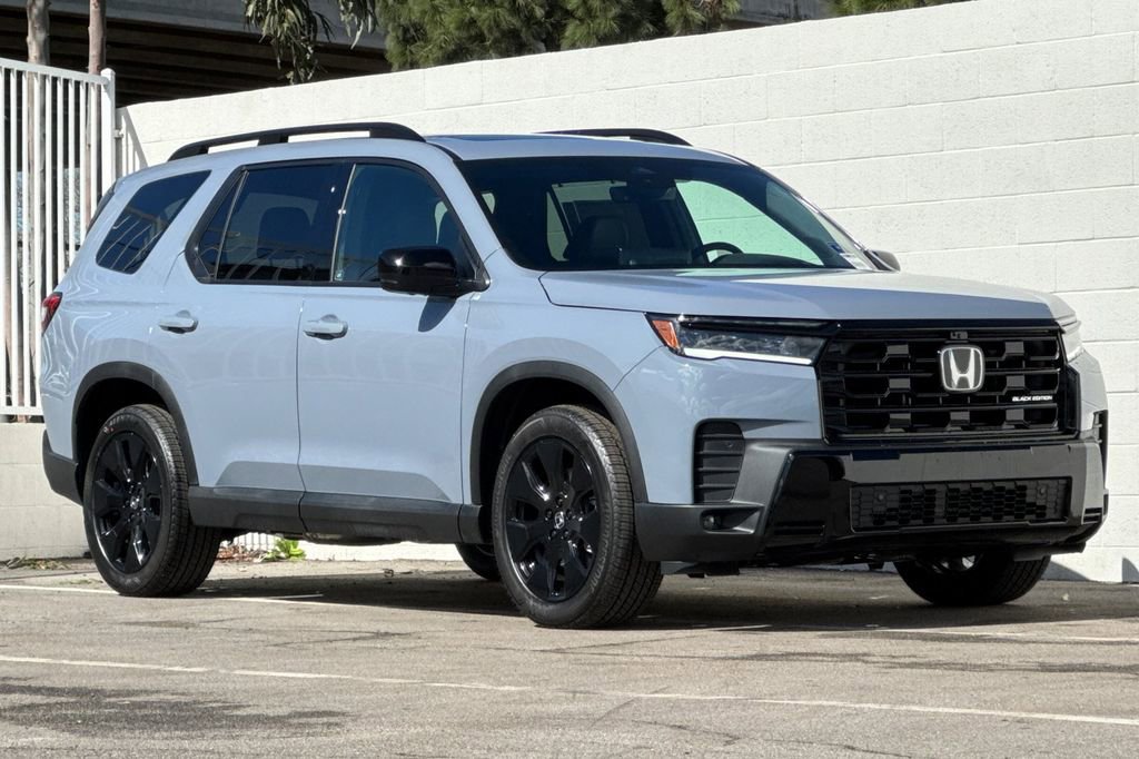 New 2026 Honda Pilot Black Edition image 2