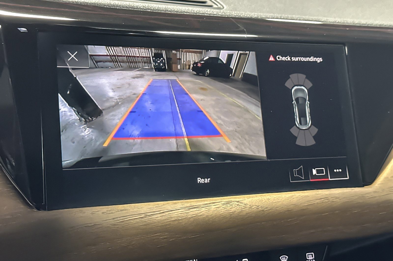 Used 2022 Audi e-tron GT Premium Plus image 18