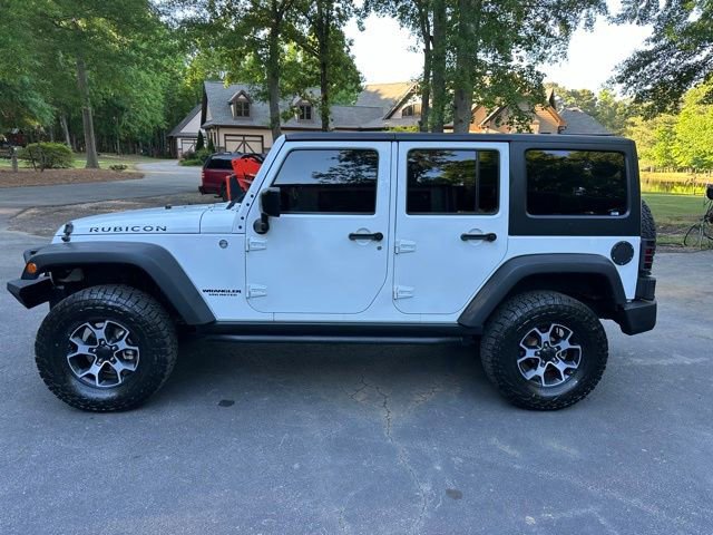 Used 2015 Jeep Wrangler Unlimited Rubicon w/ Connectivity Group AWD/4WD image 3