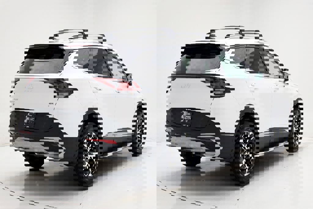 Used 2023 Kia Sportage EX image 9