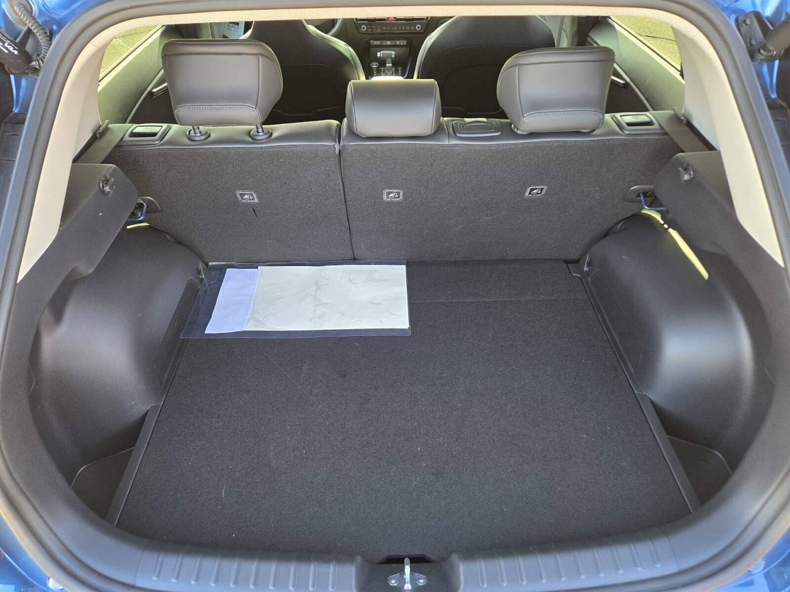 Used 2024 Kia Niro SX Touring image 14