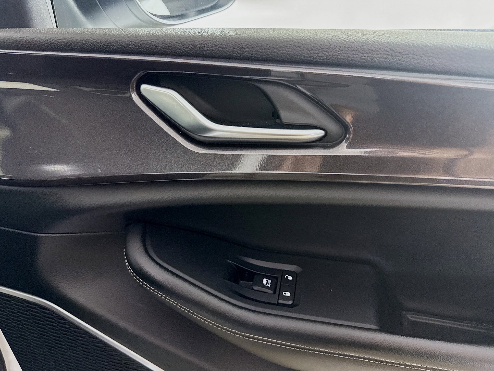 Used 2022 Jeep Grand Cherokee Laredo w/ Luxury Tech Group I image 31