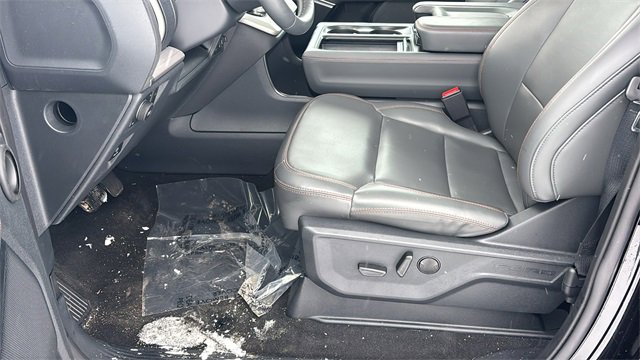 Used 2025 Ford Expedition Active image 26