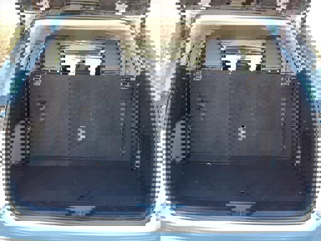 Used 2023 Toyota Highlander XLE image 6