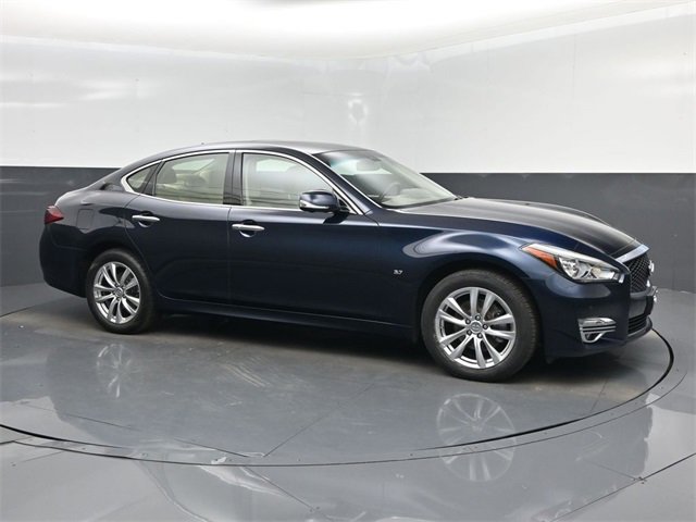 Used 2017 INFINITI Q70 3.7