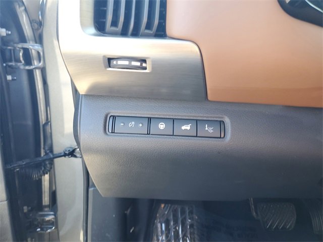 Used 2023 Nissan Pathfinder Platinum image 15