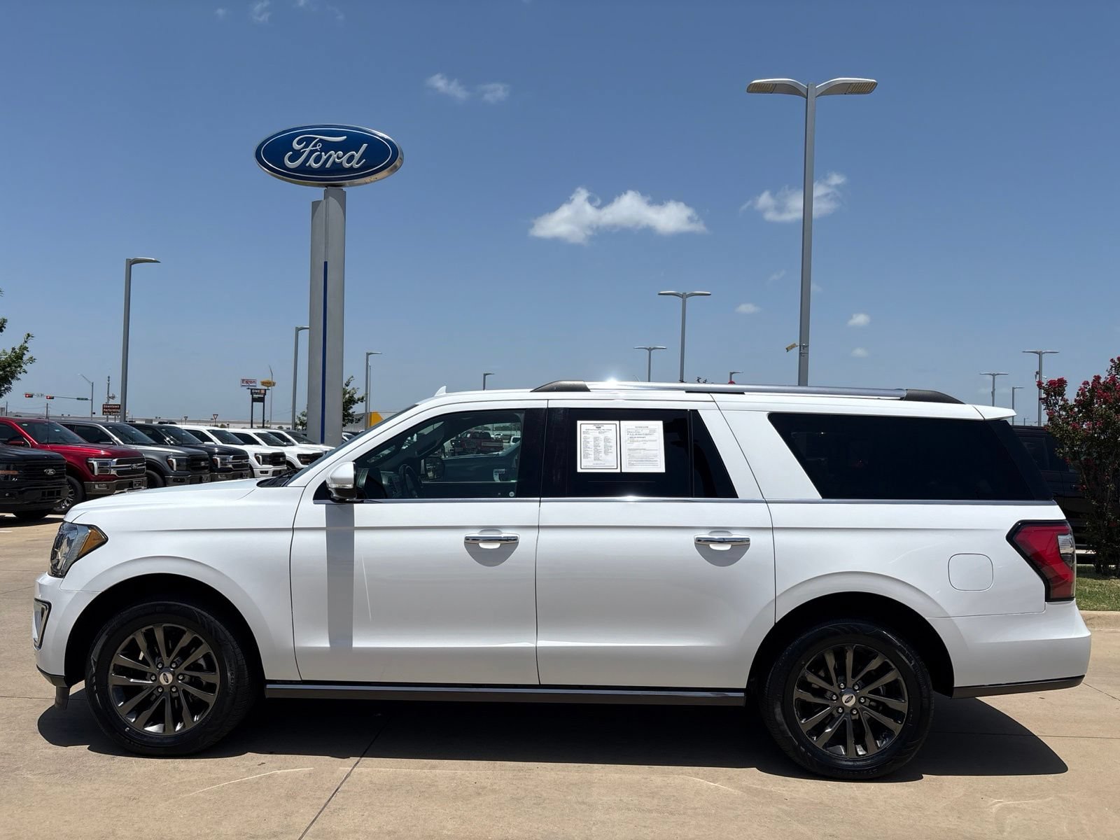 Used 2020 Ford Expedition Max Limited AWD/4WD image 2