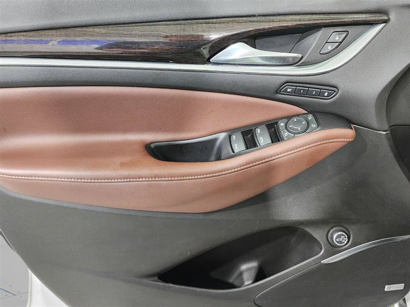 Used 2020 Buick Enclave Avenir w/ Avenir Technology Package AWD/4WD image 29