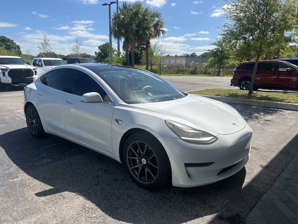 Used 2020 Tesla Model 3 Standard Range Plus image 2