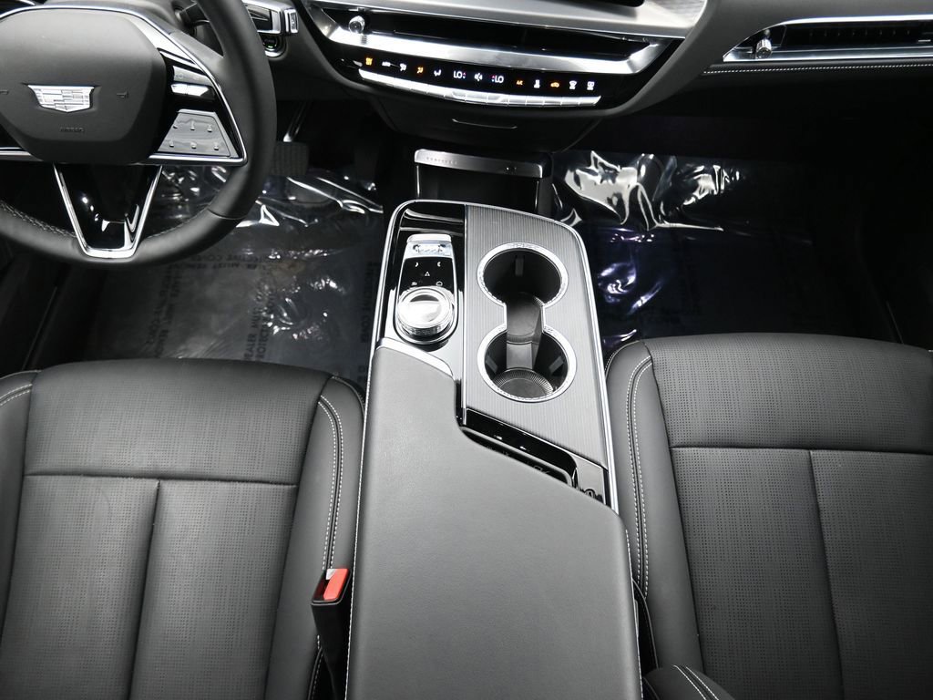Used 2025 Cadillac Lyriq Luxury image 32