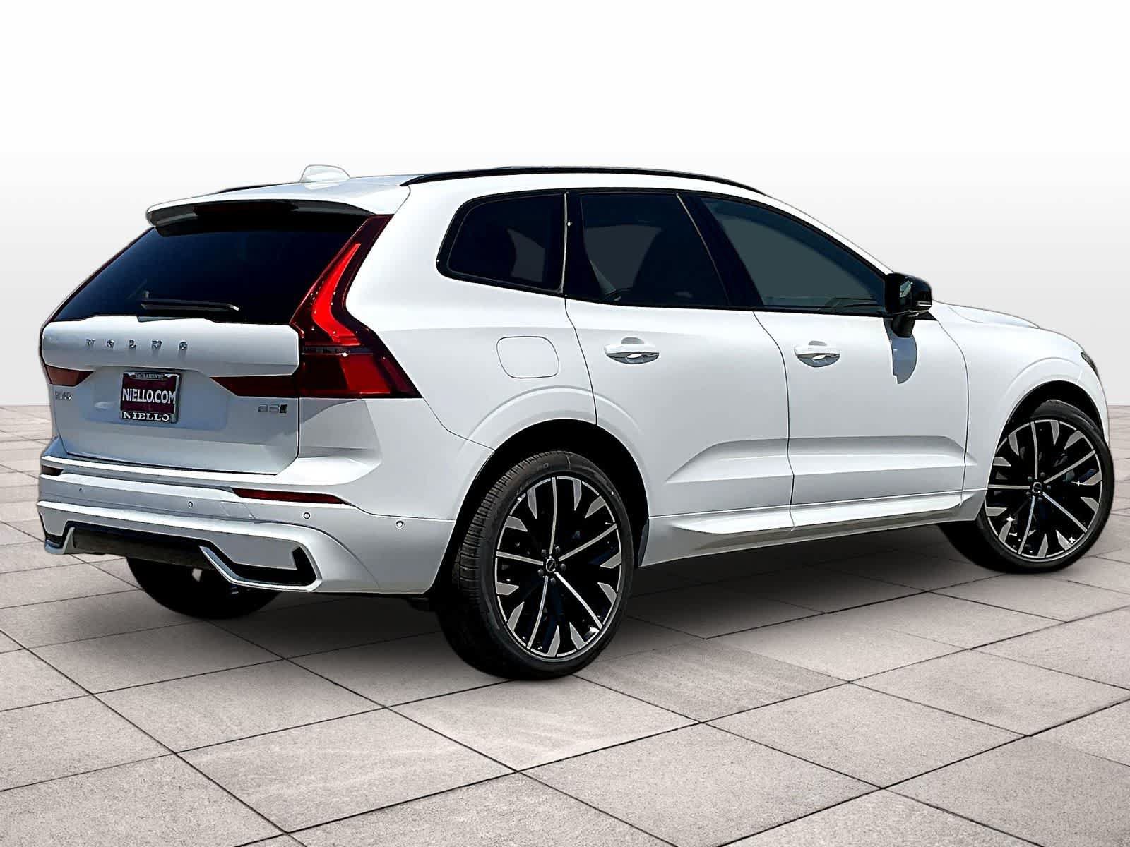 New 2026 Volvo XC60 B5 Ultra w/ Climate Package AWD/4WD image 3