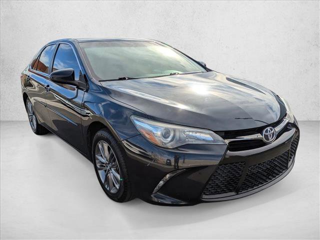 Used 2017 Toyota Camry SE image 3
