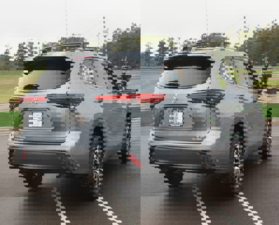 Used 2022 Toyota Highlander XLE image 20