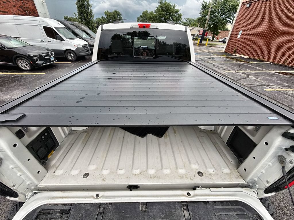Used 2025 Ford F150 Lightning Platinum AWD/4WD image 21