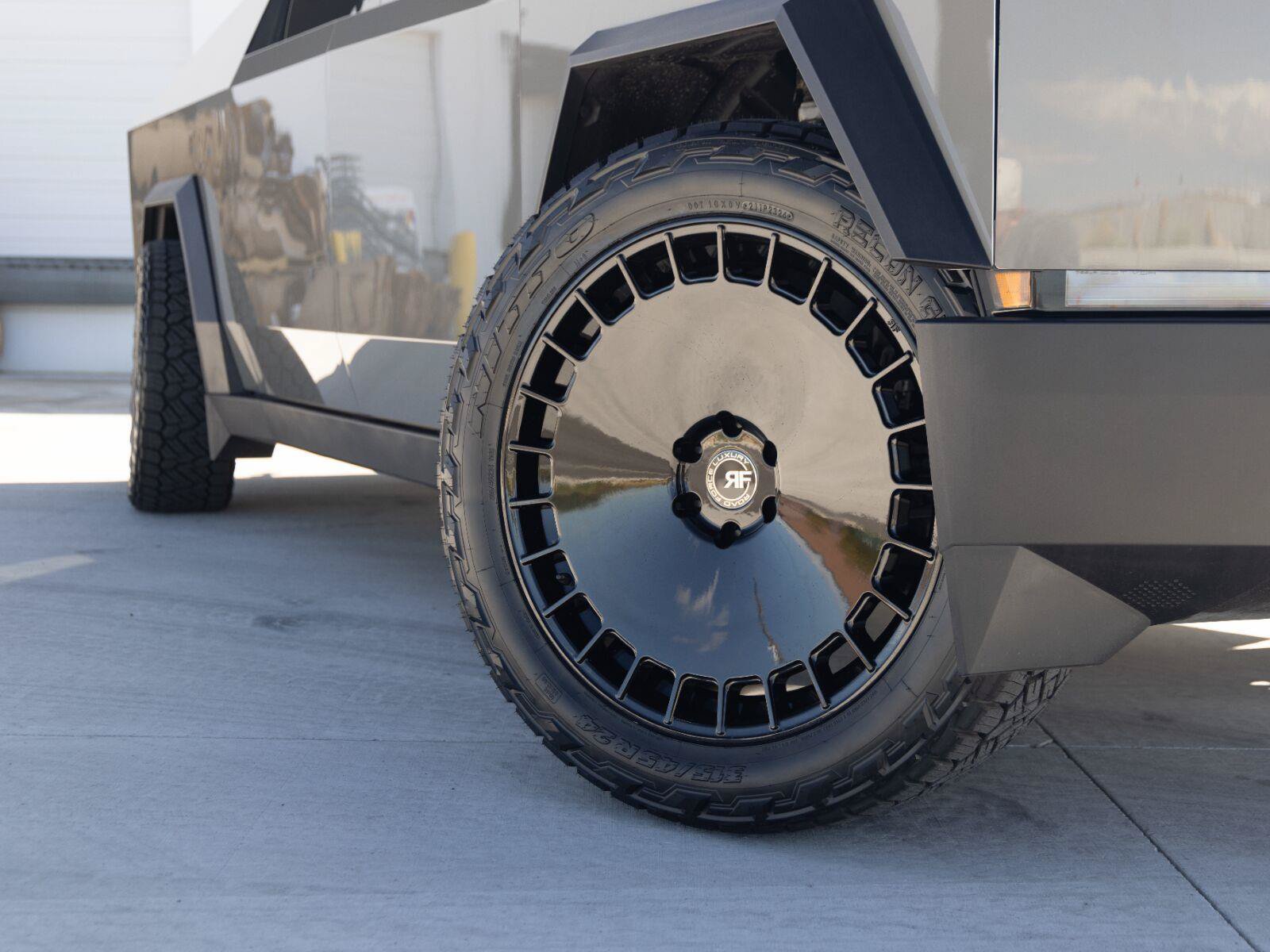 Used 2024 Tesla Cybertruck Cyberbeast AWD/4WD image 10