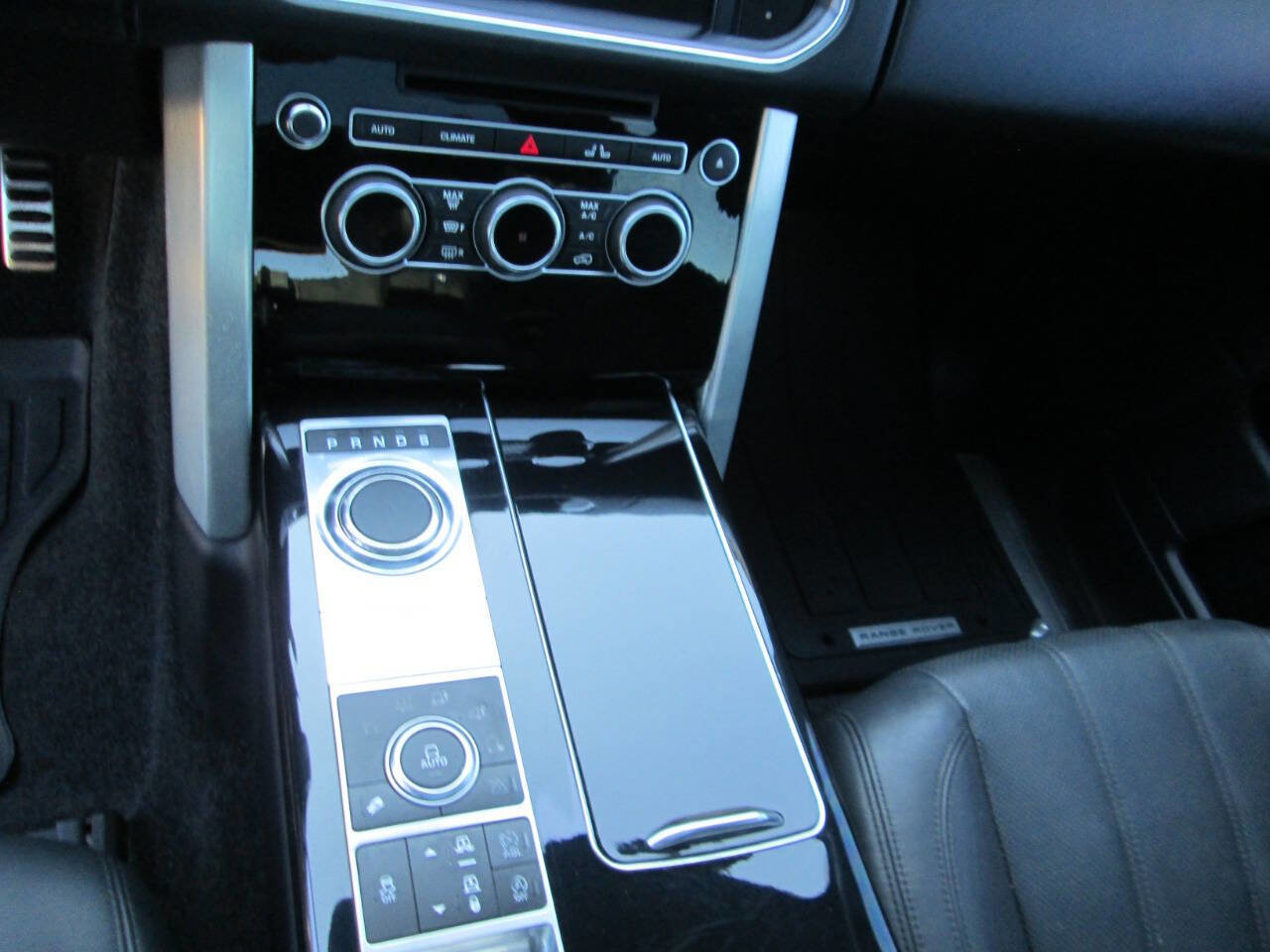 Used 2014 Land Rover Range Rover Supercharged image 26