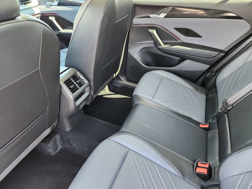 Certified 2025 Volkswagen Tiguan SE AWD/4WD image 24