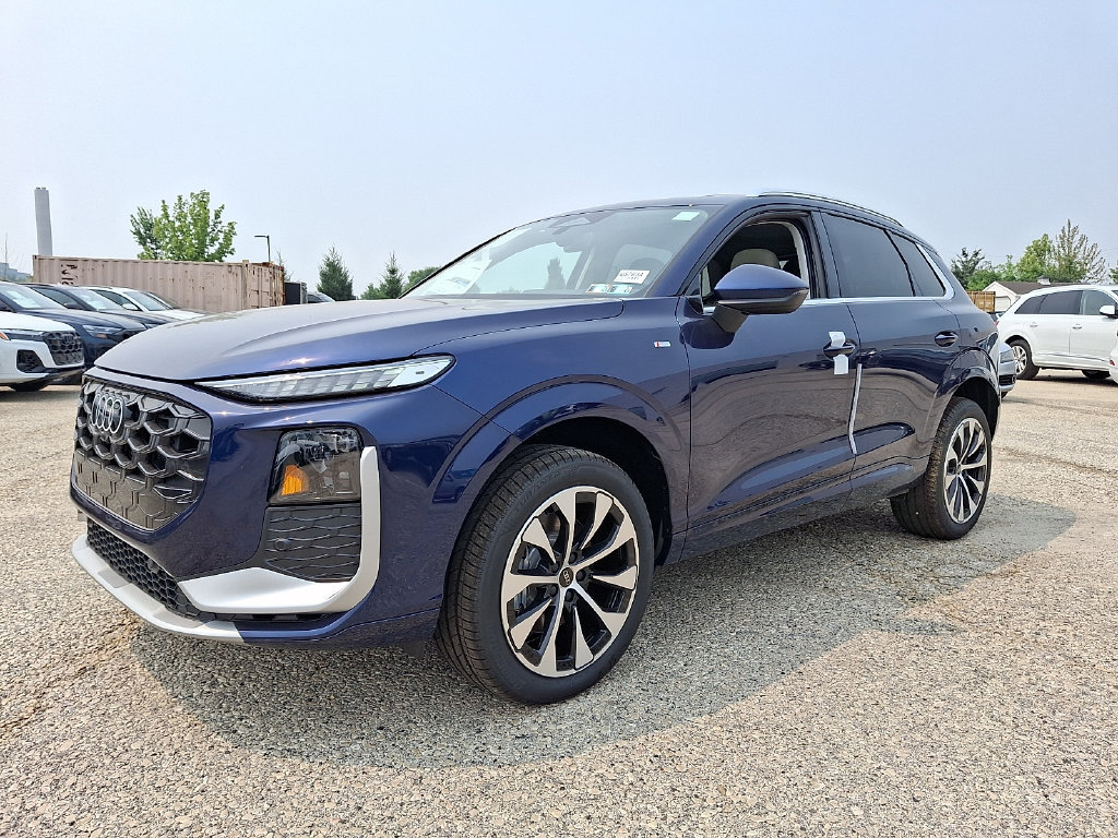 New 2026 Audi Q3 quattro 2.0T AWD/4WD image 2
