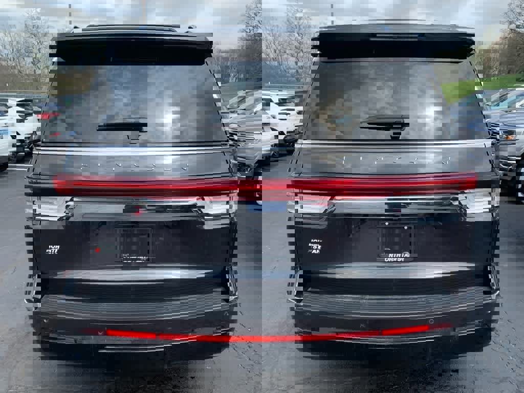 Used 2024 Lincoln Navigator Reserve image 4