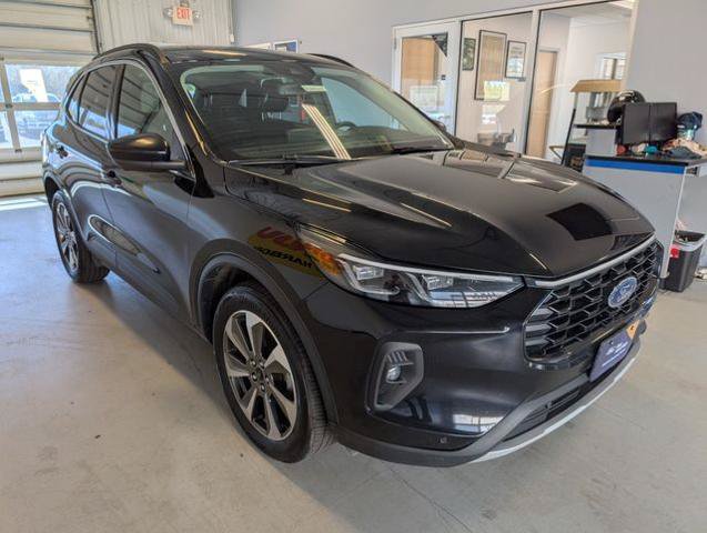 Certified 2024 Ford Escape Platinum AWD/4WD image 7