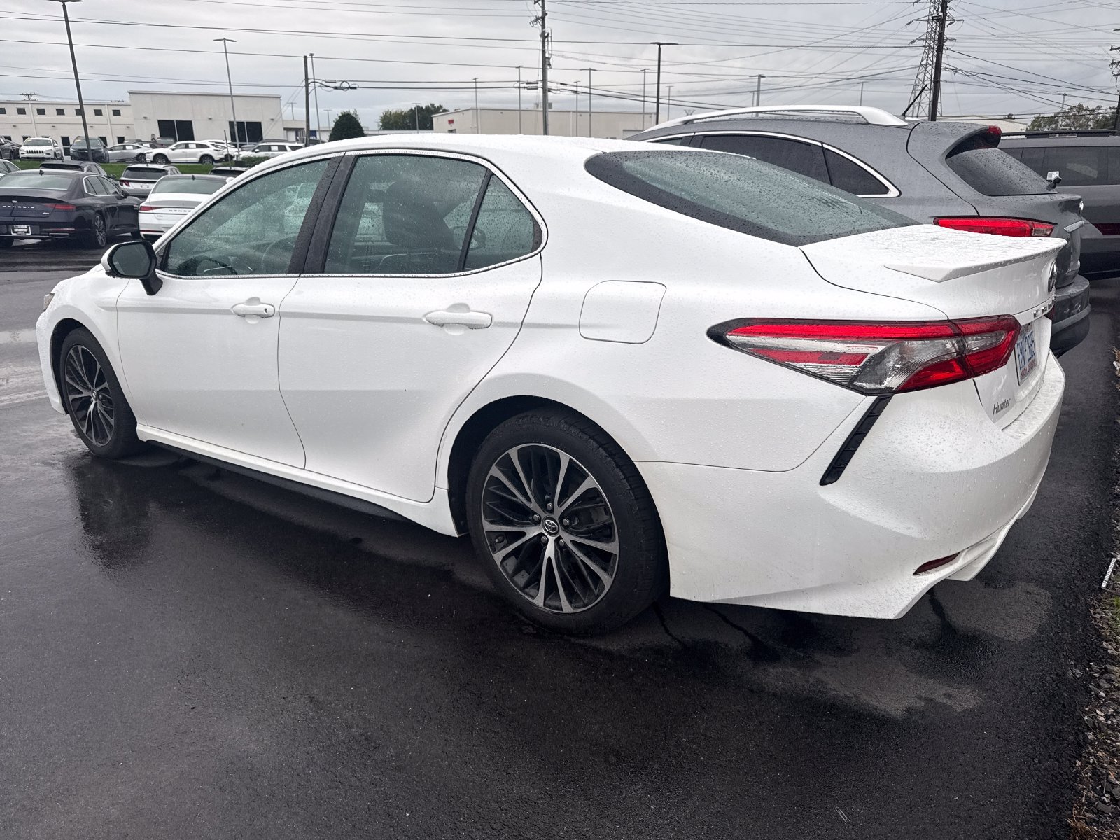 Used 2018 Toyota Camry SE w/ Moonroof Package FWD image 11