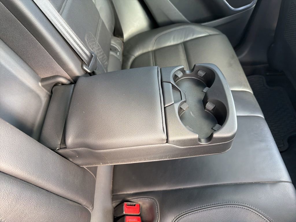 Used 2018 Jaguar E-PACE SE image 32