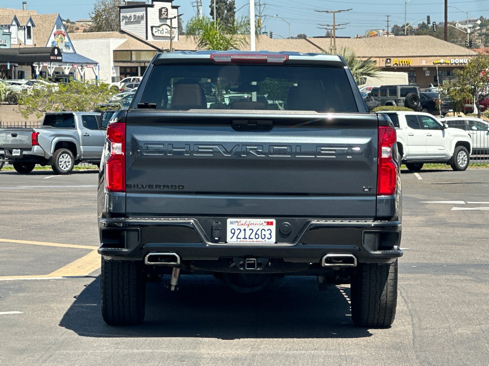 Used 2021 Chevrolet Silverado 1500 LT Trail Boss w/ LPO, Dark Essentials Package AWD/4WD image 4