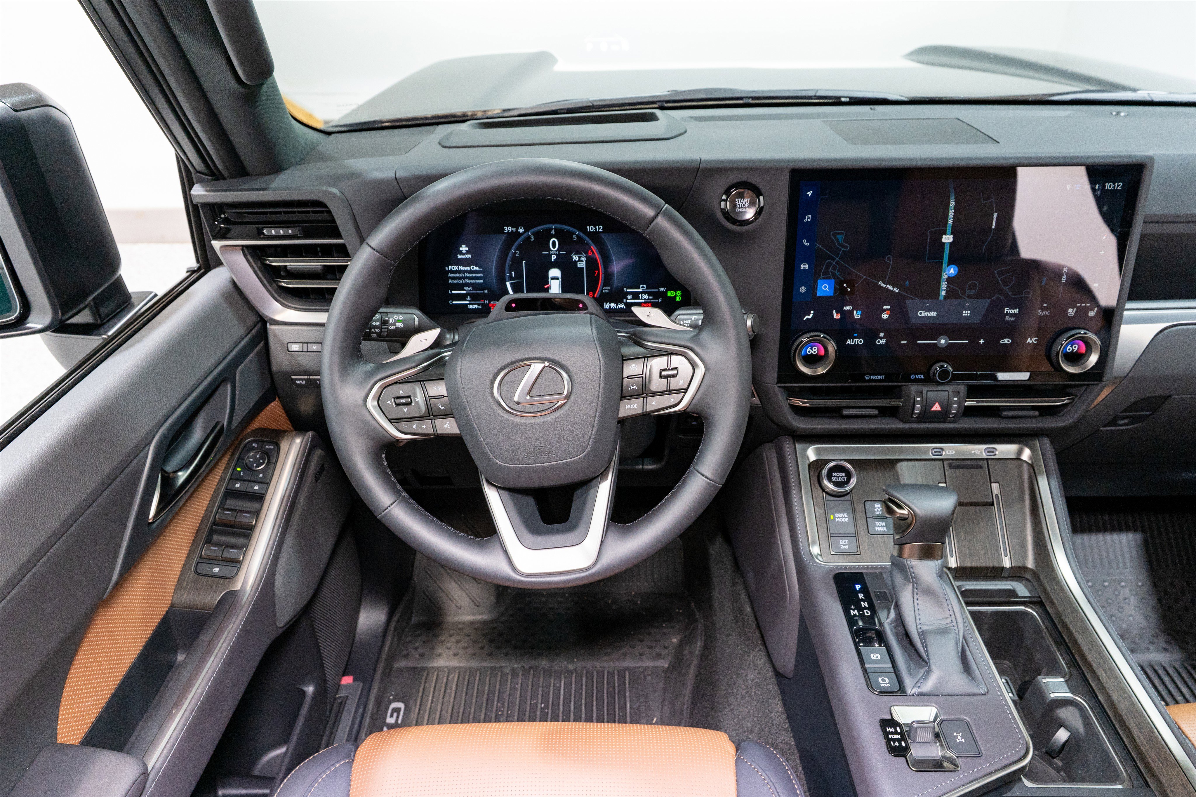 Used 2025 Lexus GX 550 image 11