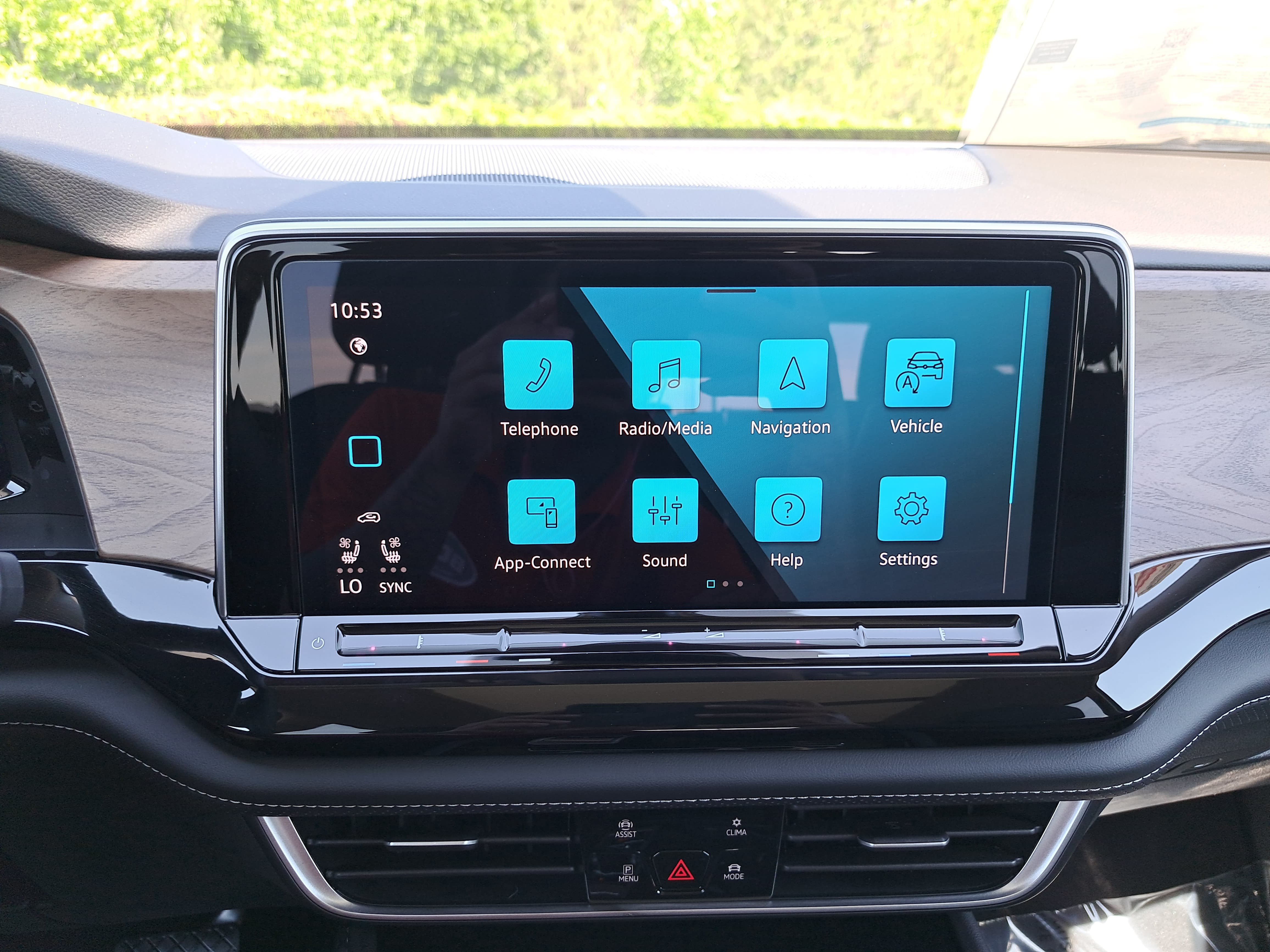 New 2026 Volkswagen Atlas SE FWD image 23