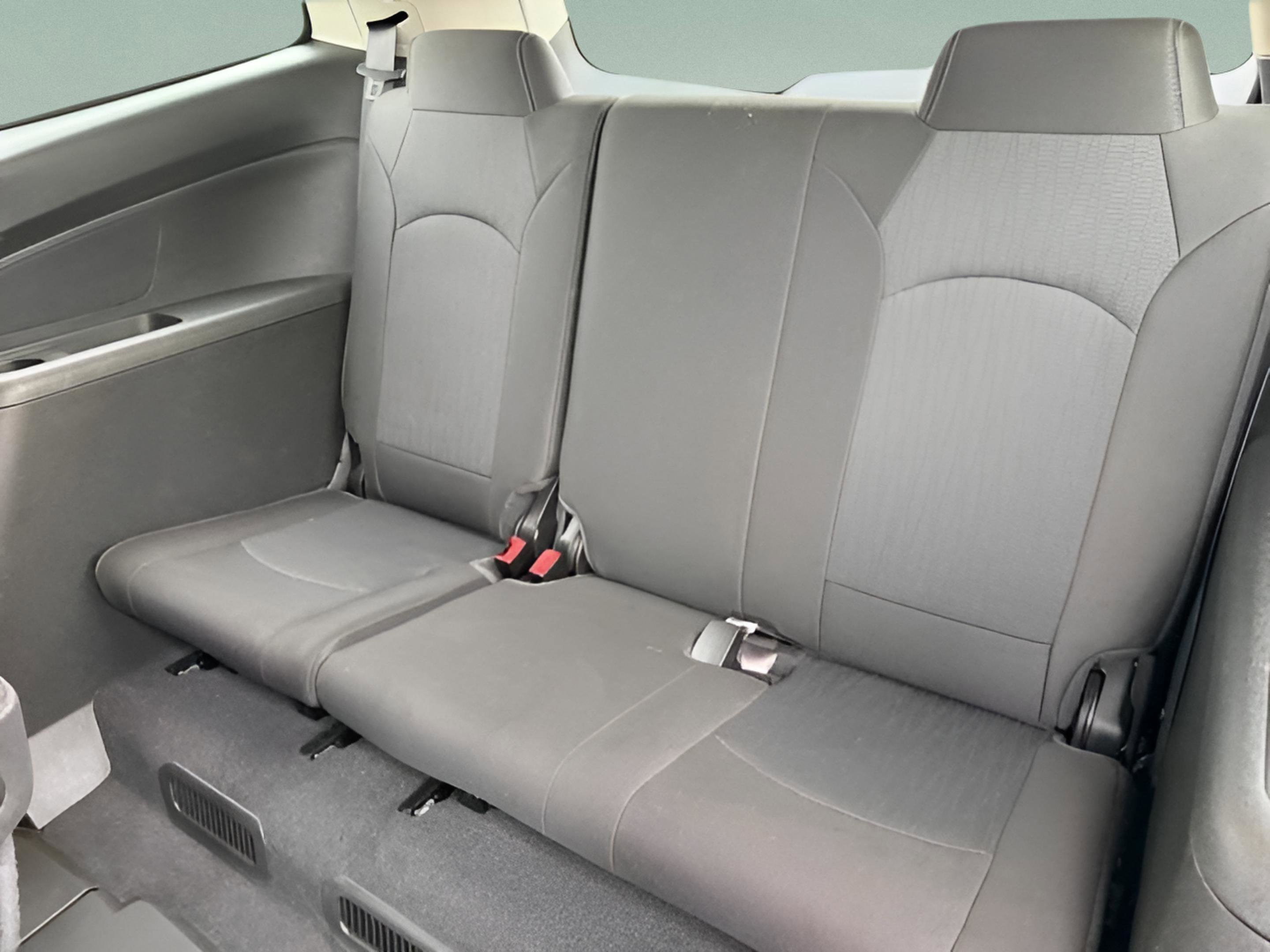 Used 2017 Chevrolet Traverse LT w/ Style and Technology Package FWD image 25