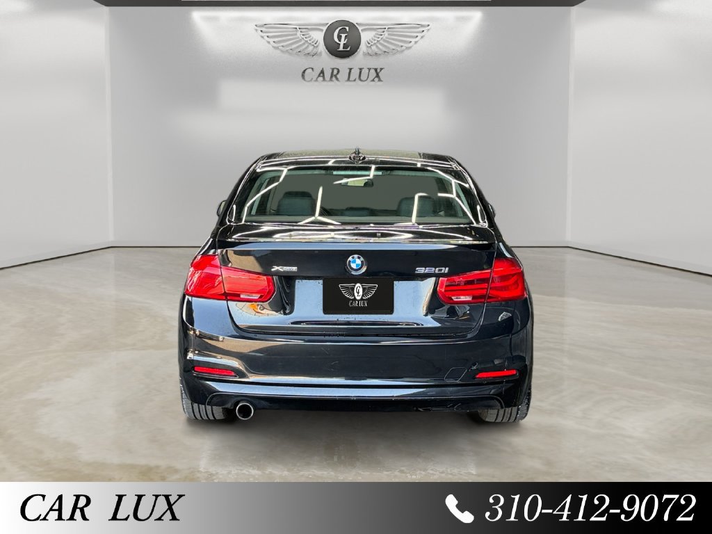 Used 2018 BMW 320i xDrive Sedan AWD/4WD image 4