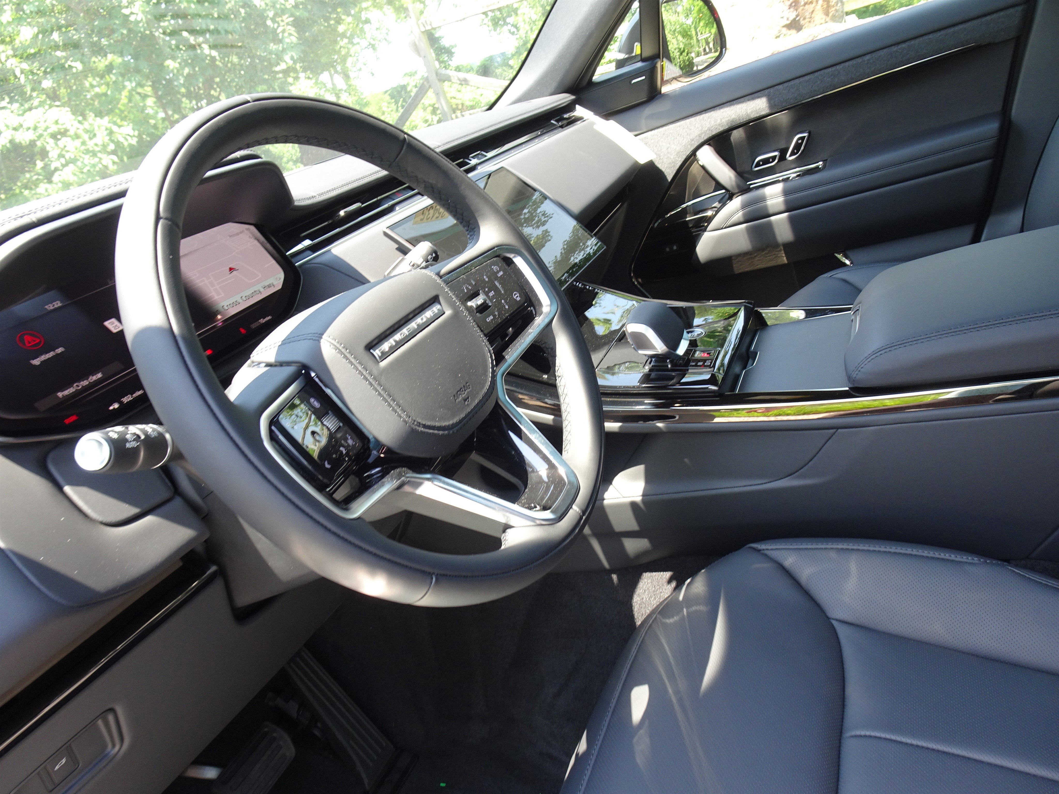 New 2025 Land Rover Range Rover Sport SE AWD/4WD image 18