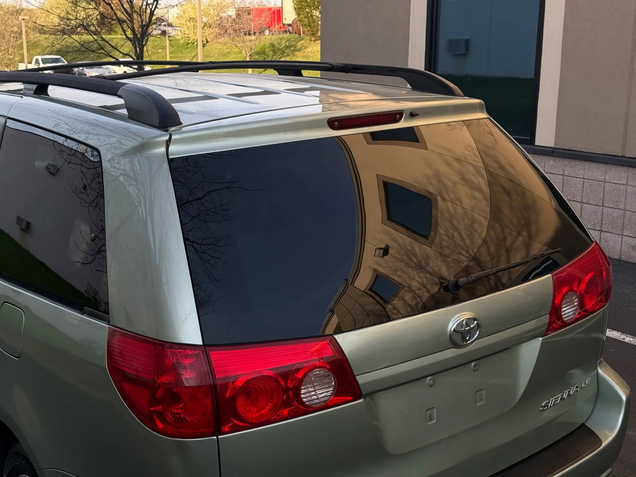 Used 2010 Toyota Sienna LE image 15