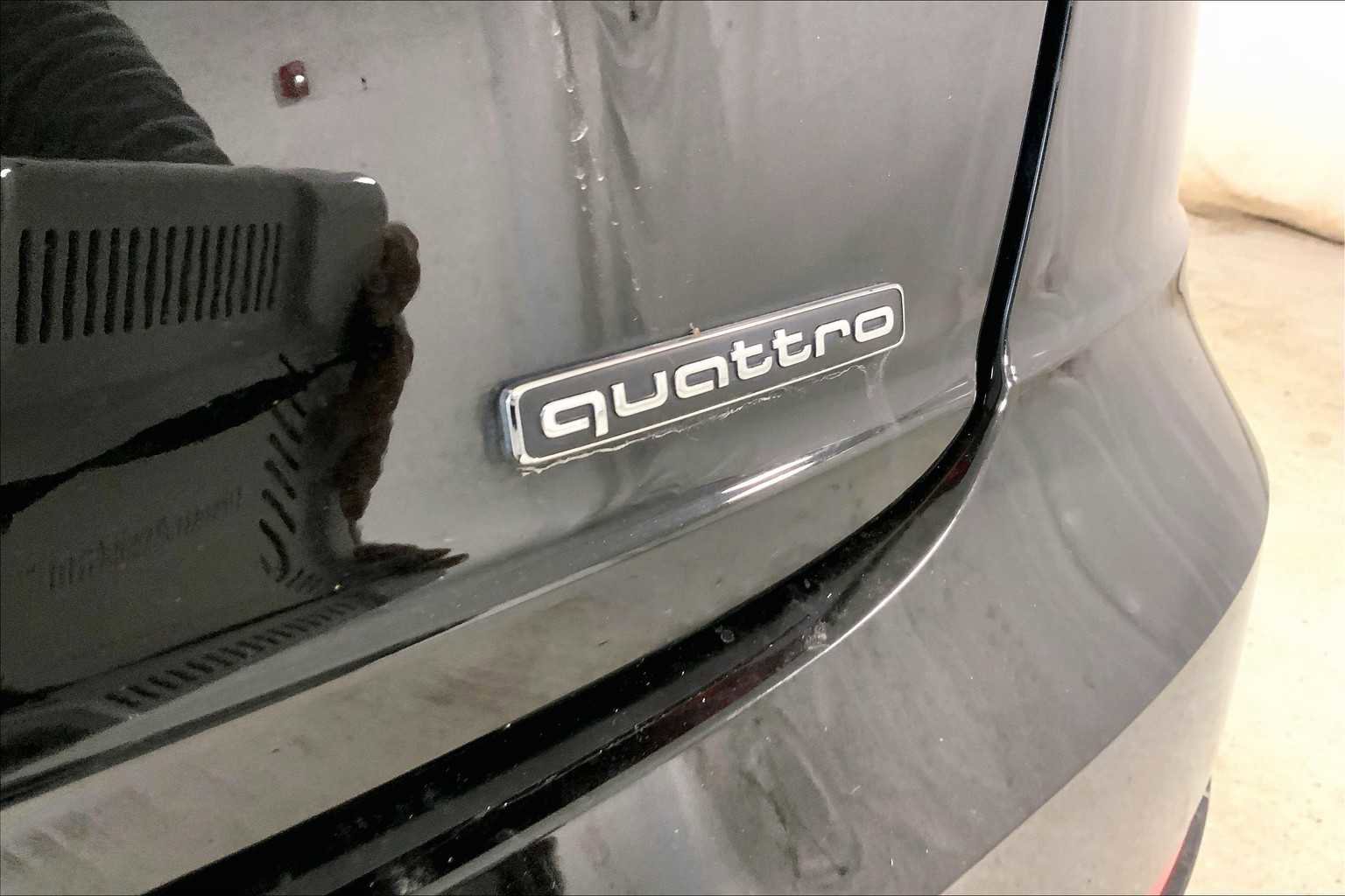 Used 2023 Audi Q8 Prestige image 11