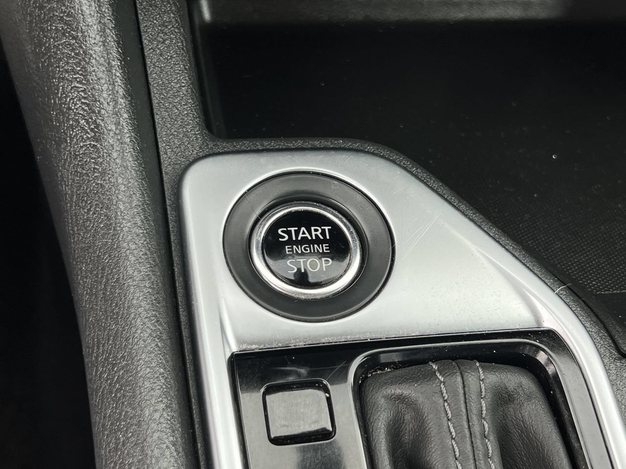 Used 2024 Nissan Sentra SV FWD image 18