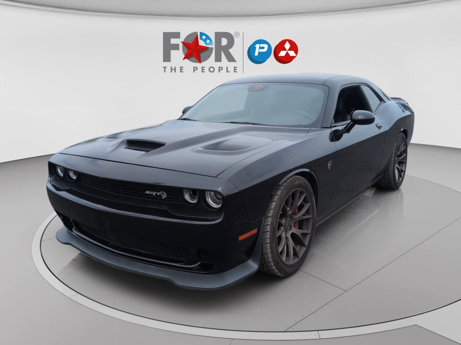 Used 2016 Dodge Challenger SRT Hellcat RWD image 1