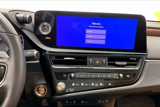 Used 2025 Lexus ES 300h w/ Premium Package image 5