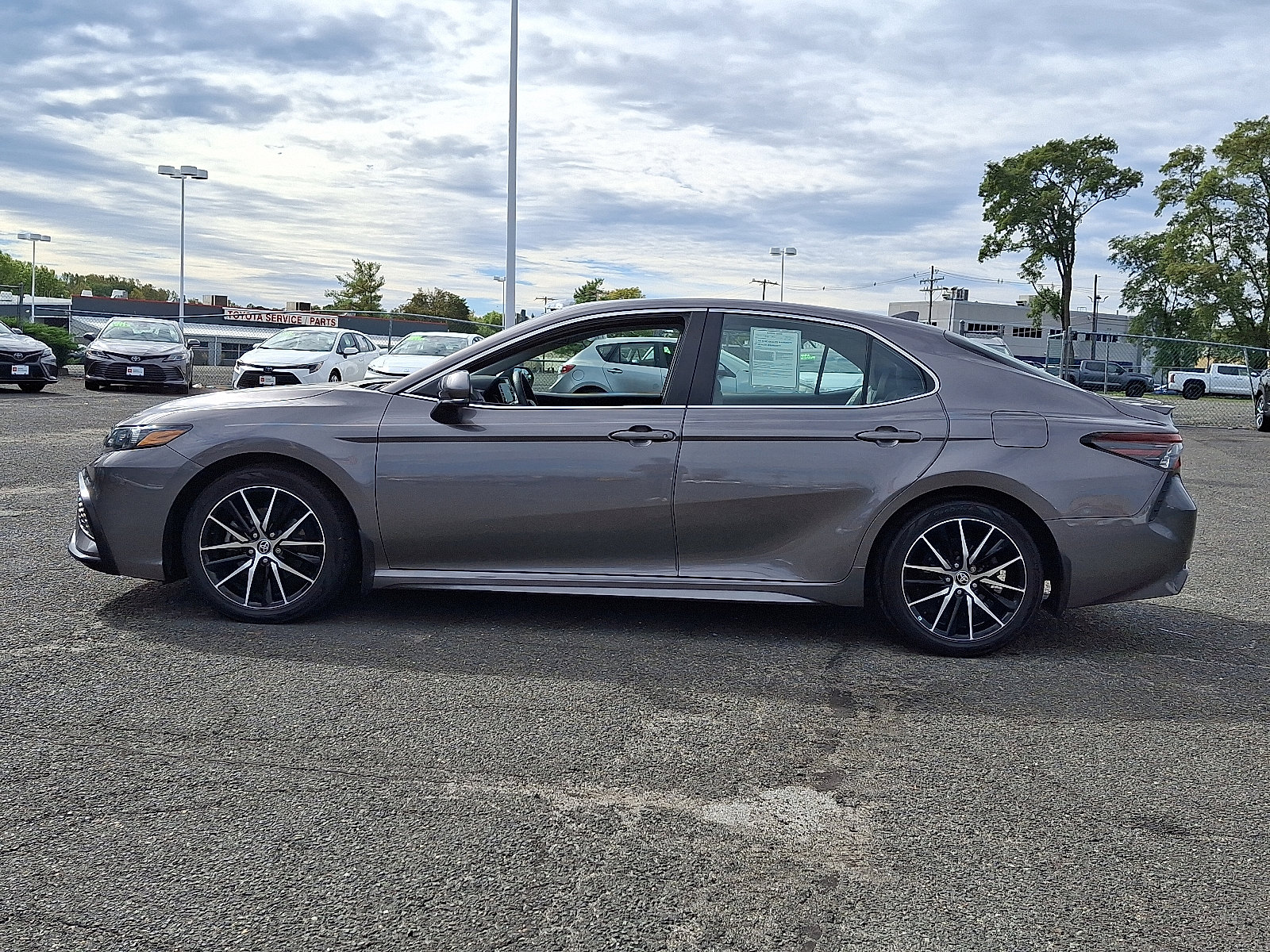 Certified 2023 Toyota Camry SE image 4