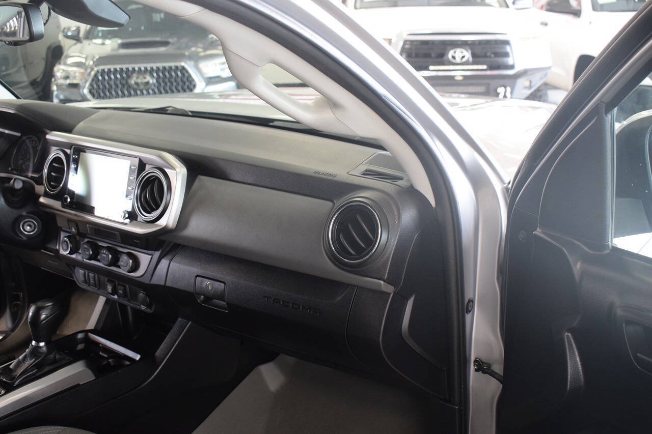 Used 2021 Toyota Tacoma SR5 w/ Technology Package AWD/4WD image 38