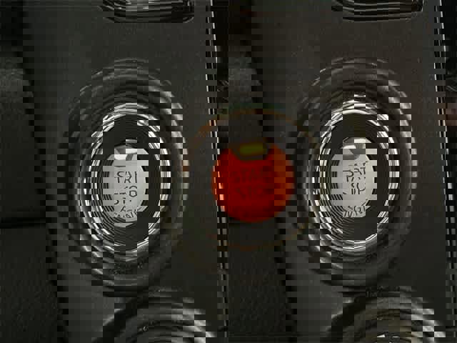 Used 2021 Nissan Titan PRO-4X w/ Pro-4x Convenience Package image 11