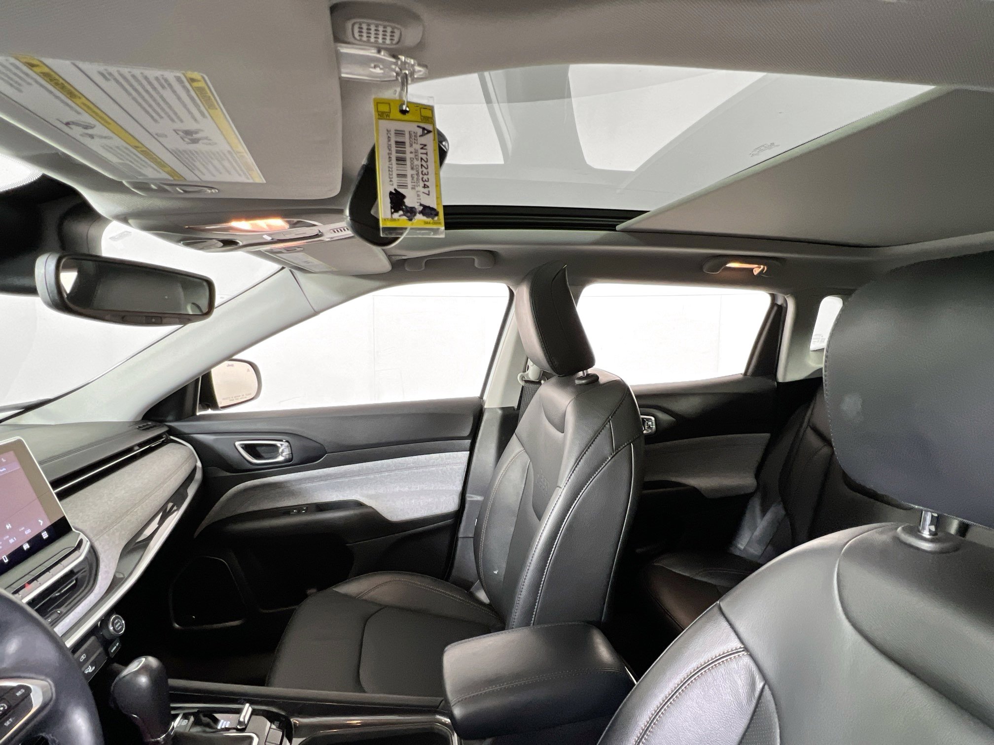 Used 2022 Jeep Compass Latitude w/ Sun and Sound Group AWD/4WD image 20