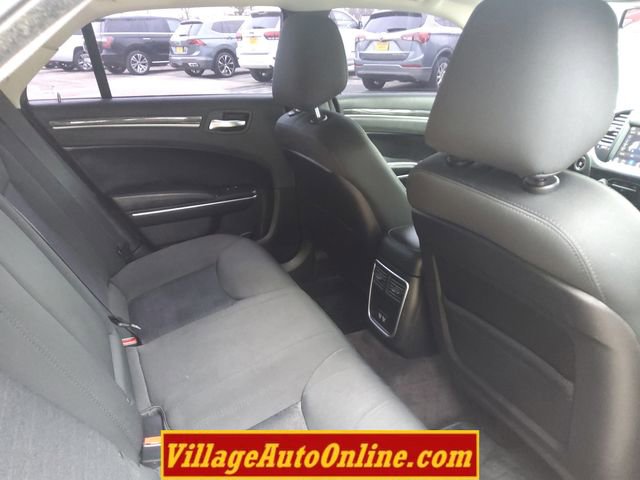 Used 2018 Chrysler 300 Touring w/ Sport Appearance Package image 33