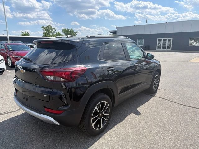 Used 2025 Chevrolet TrailBlazer LT AWD/4WD image 5