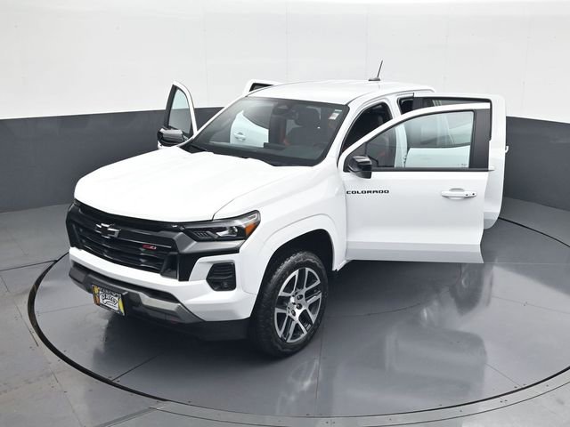 Used 2024 Chevrolet Colorado Z71 w/ Z71 Convenience Package 2 AWD/4WD image 30