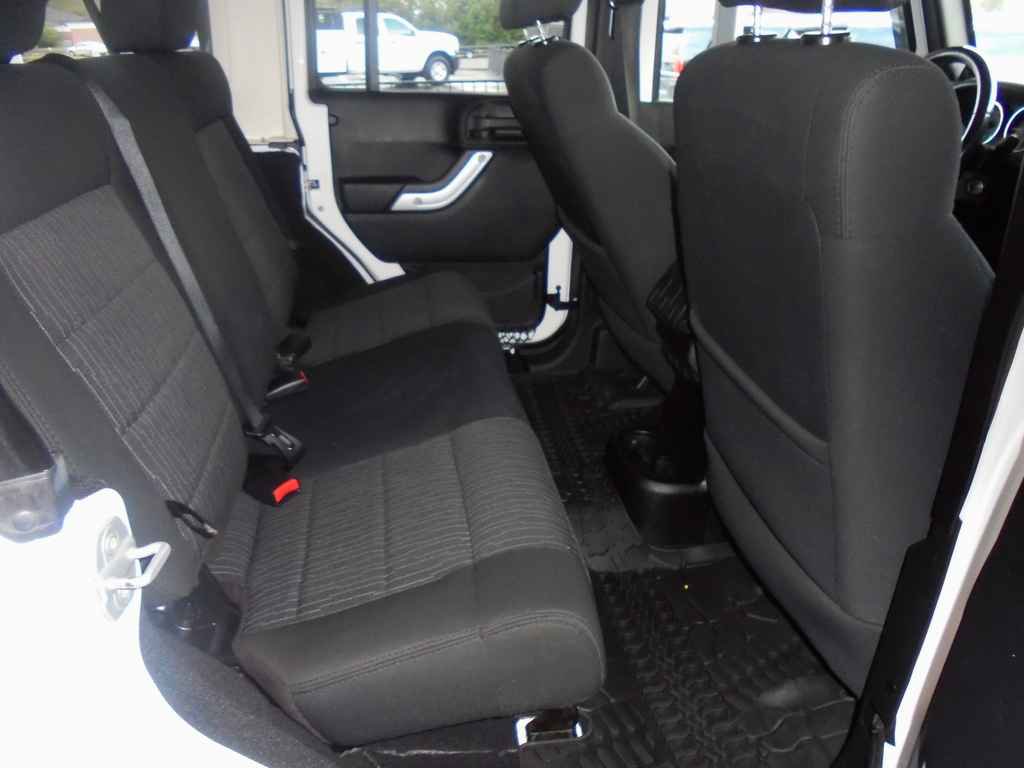 Used 2012 Jeep Wrangler Unlimited Sahara w/ Connectivity Group image 10