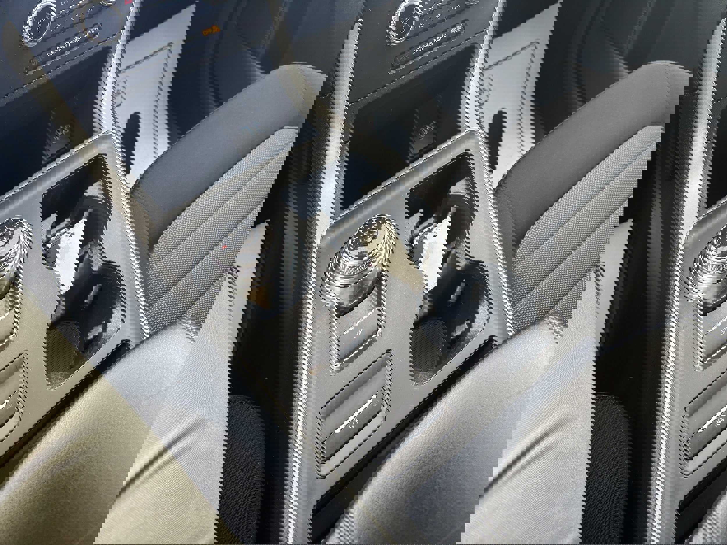 Used 2022 Ford Edge SE image 11